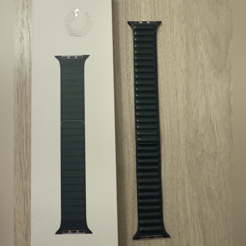 Apple Watch leather link Sequoia Green 45mm S/M